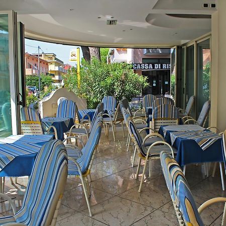 מיסאנו אדריאטיקו Hotel Royal מראה חיצוני תמונה