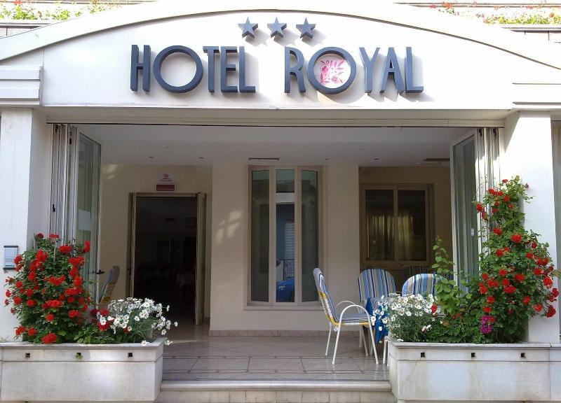 מיסאנו אדריאטיקו Hotel Royal מראה חיצוני תמונה