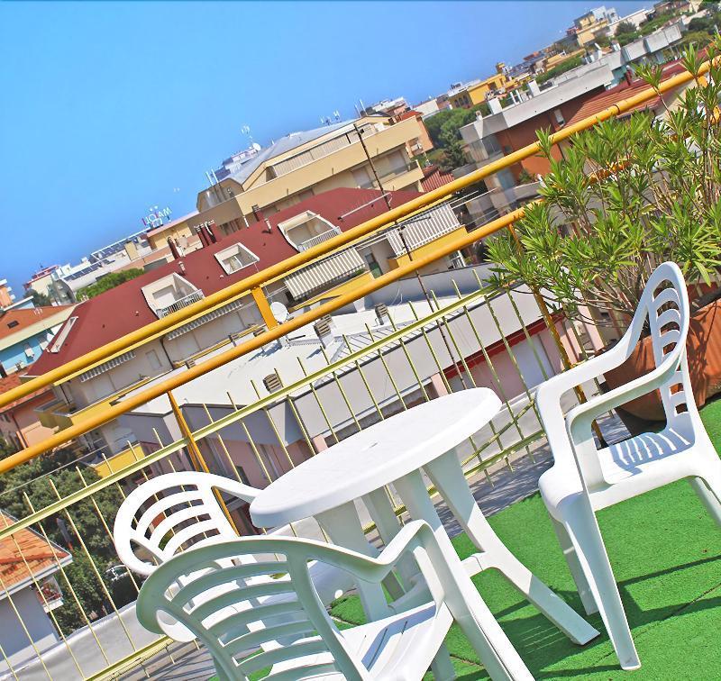מיסאנו אדריאטיקו Hotel Royal מראה חיצוני תמונה