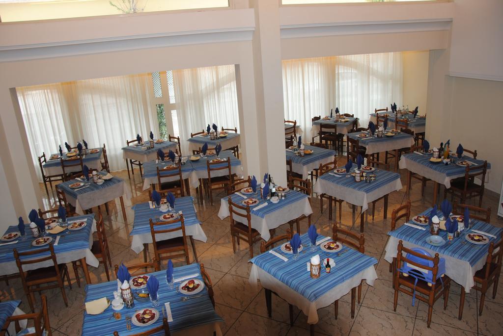 מיסאנו אדריאטיקו Hotel Royal מראה חיצוני תמונה