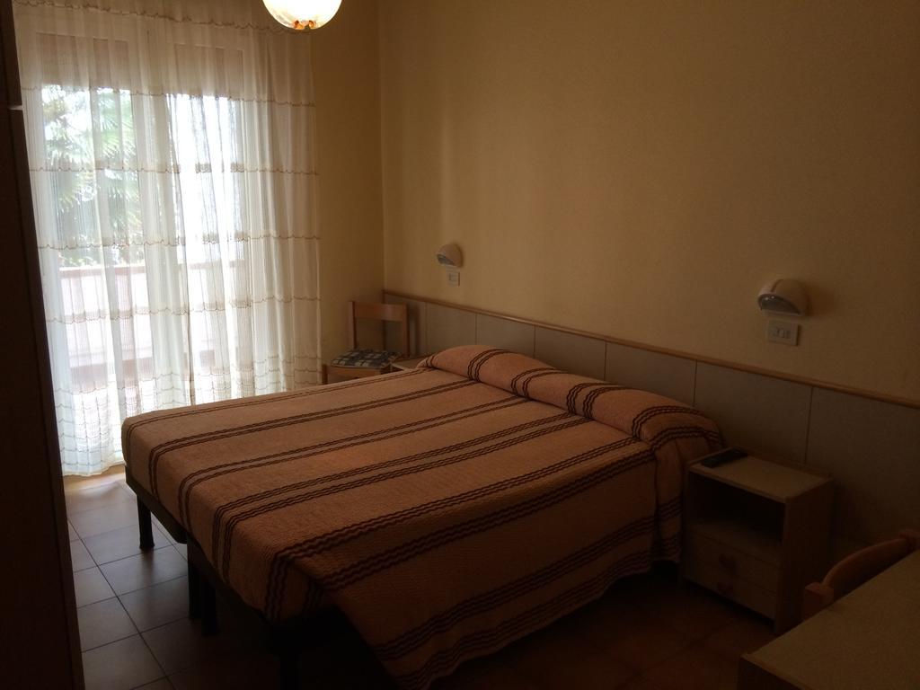 מיסאנו אדריאטיקו Hotel Royal חדר תמונה