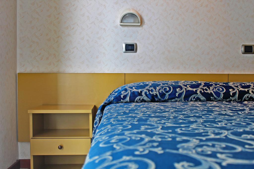 מיסאנו אדריאטיקו Hotel Royal מראה חיצוני תמונה