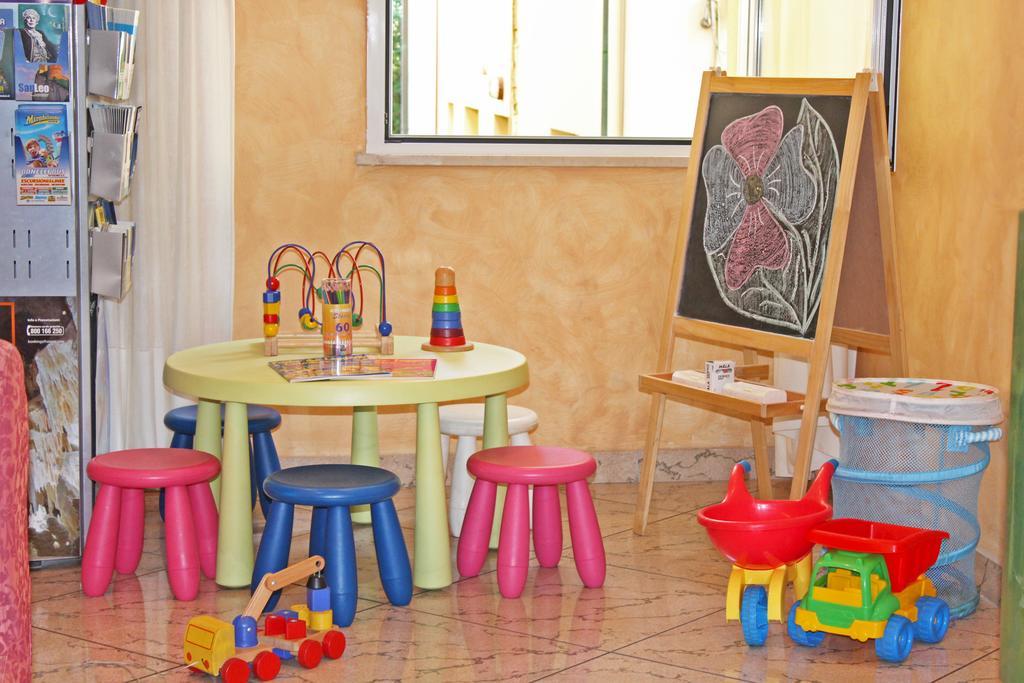 מיסאנו אדריאטיקו Hotel Royal מראה חיצוני תמונה