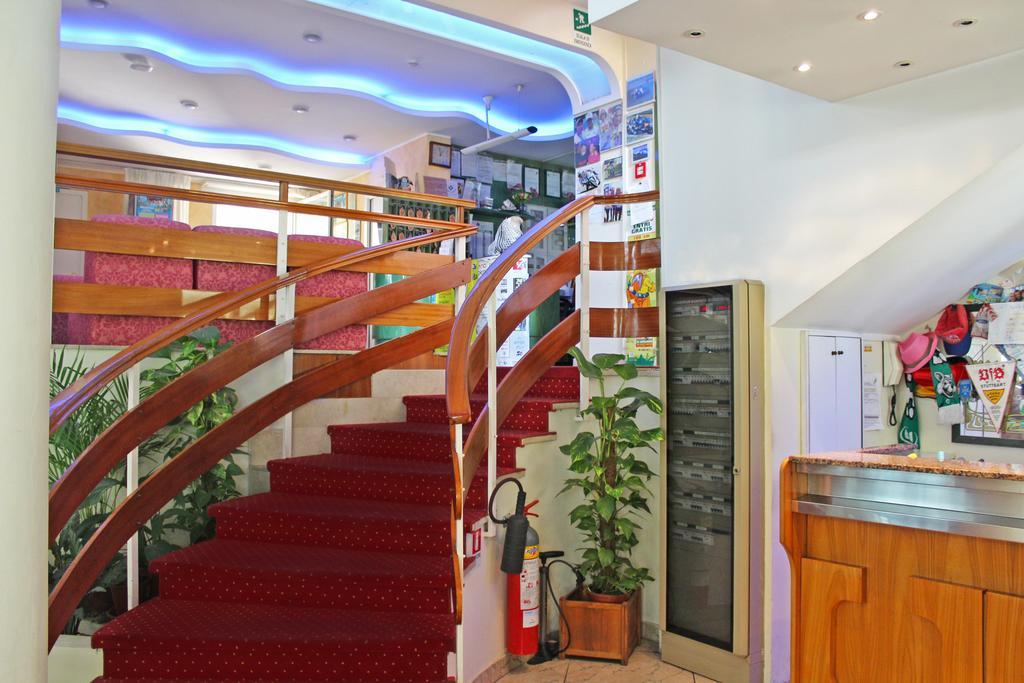 מיסאנו אדריאטיקו Hotel Royal מראה חיצוני תמונה