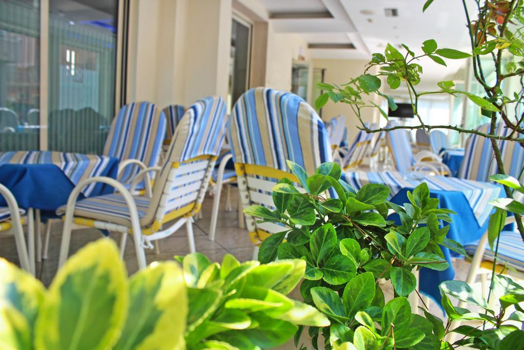 מיסאנו אדריאטיקו Hotel Royal מראה חיצוני תמונה