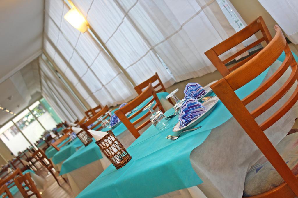 מיסאנו אדריאטיקו Hotel Royal מראה חיצוני תמונה